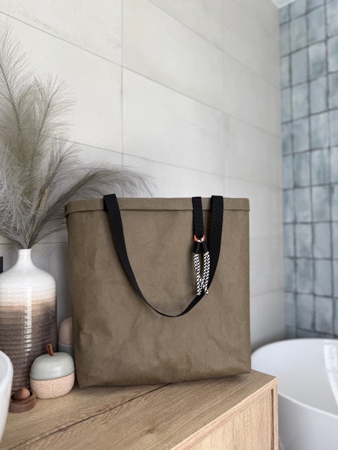 Chaki plaunamo popieriaus rankinė