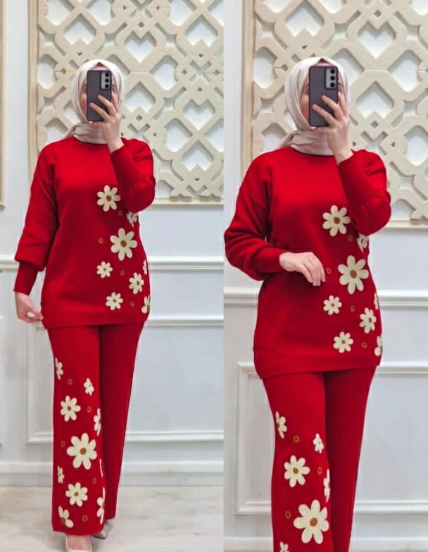 Red Floral Modest 