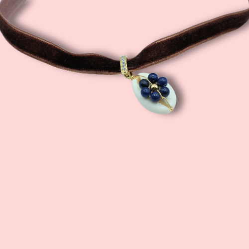 Flowe Shell Velvet Choker