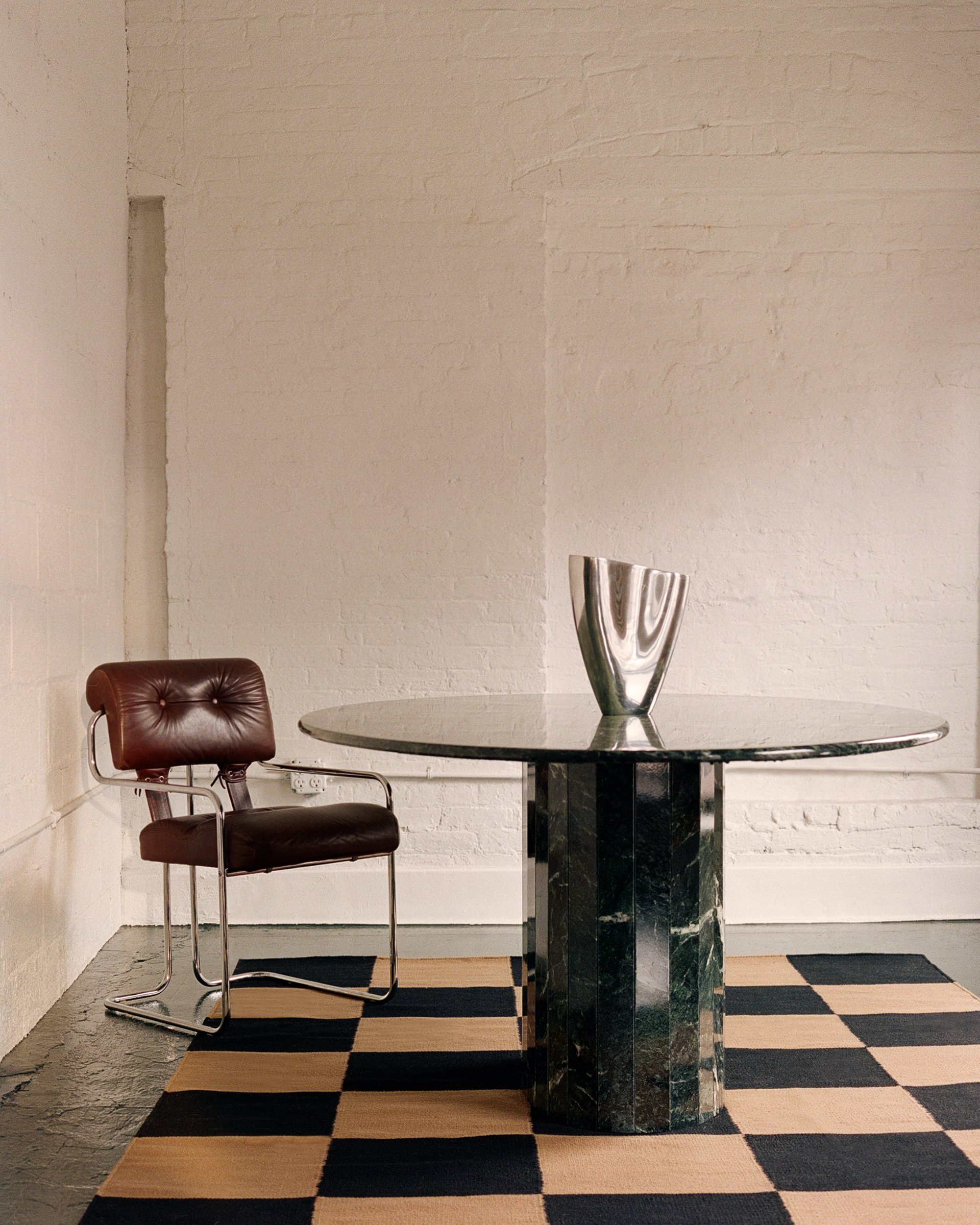 Kilimas Square – Tobacco