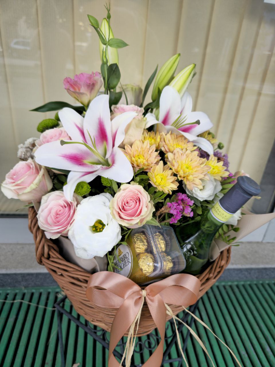  Royal Bloom Basket