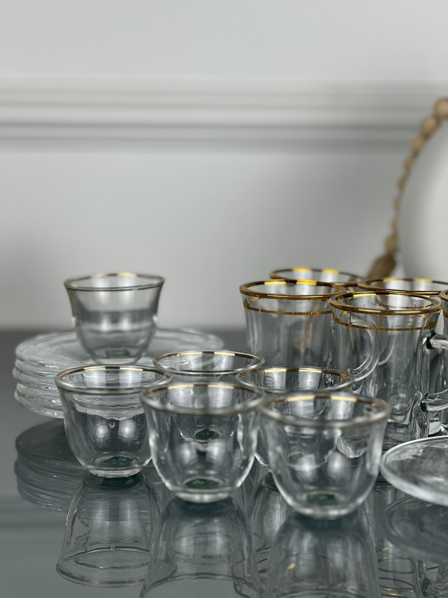 طقم ضيافه ذهبي 18 قطعه