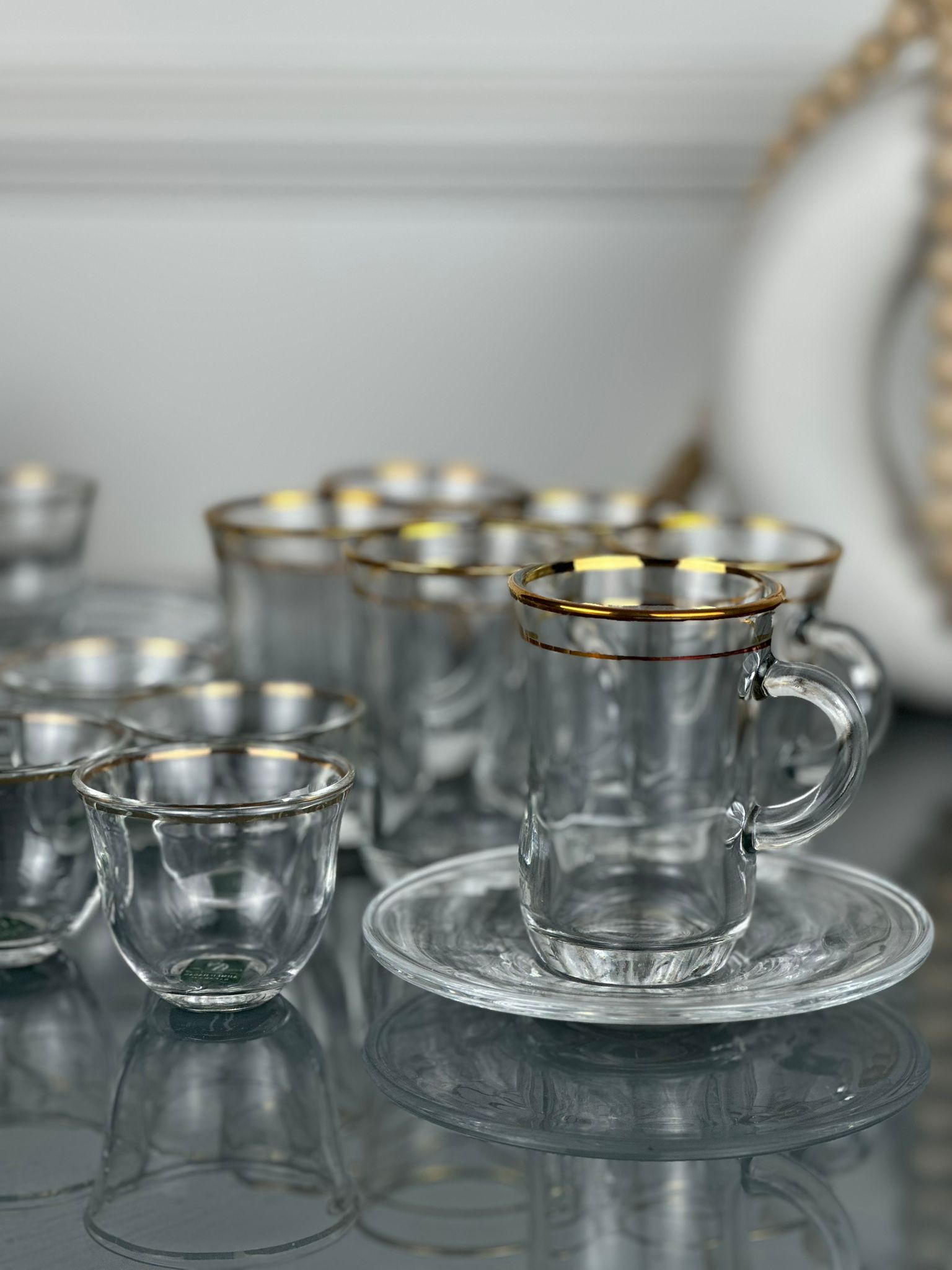 طقم ضيافه ذهبي 18 قطعه