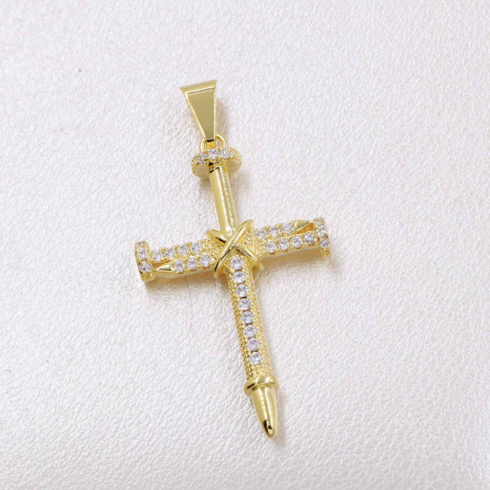 Colgante Cruz Clavos Oro Laminado 18k