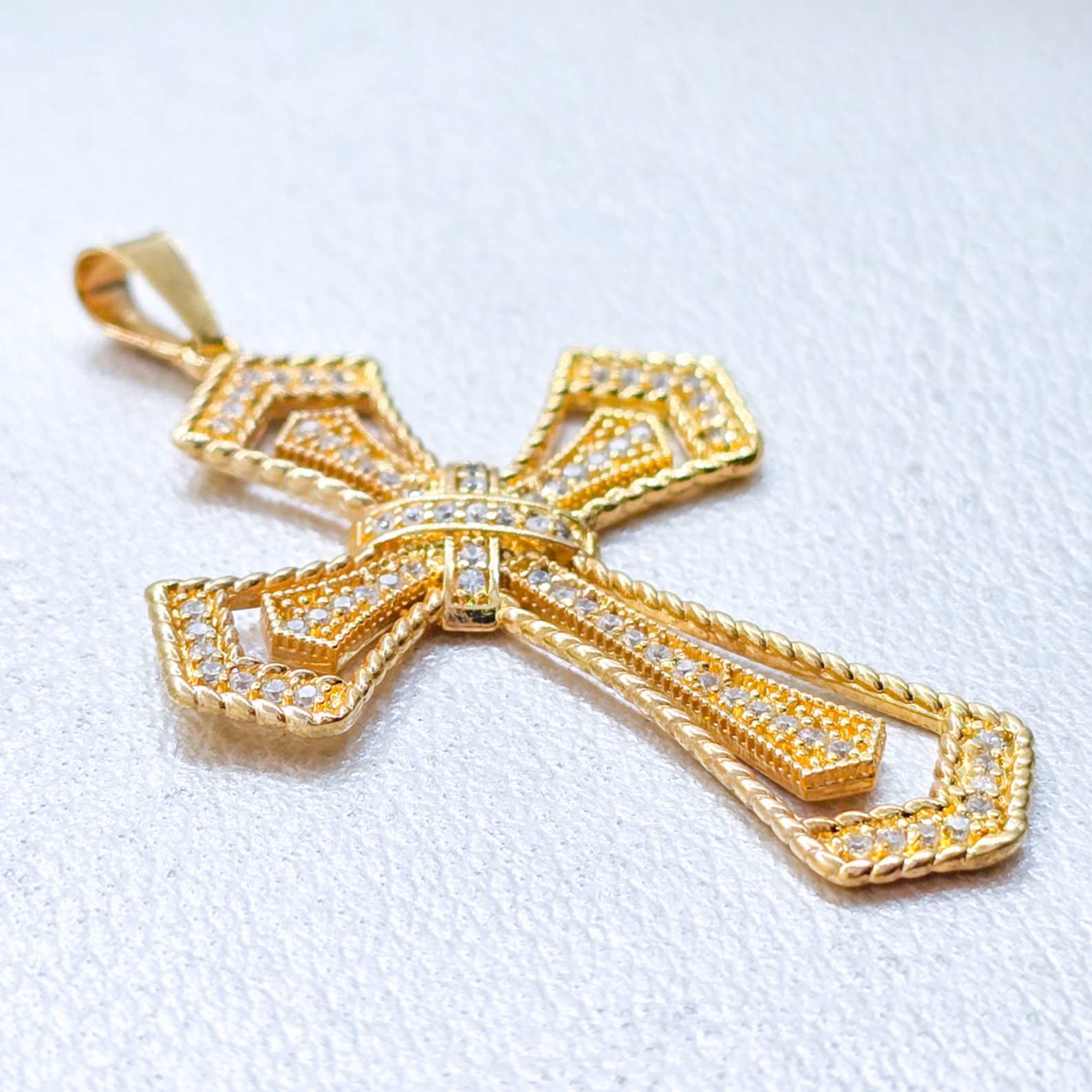 Colgante Cruz Circonias 3D Oro Laminado 18k
