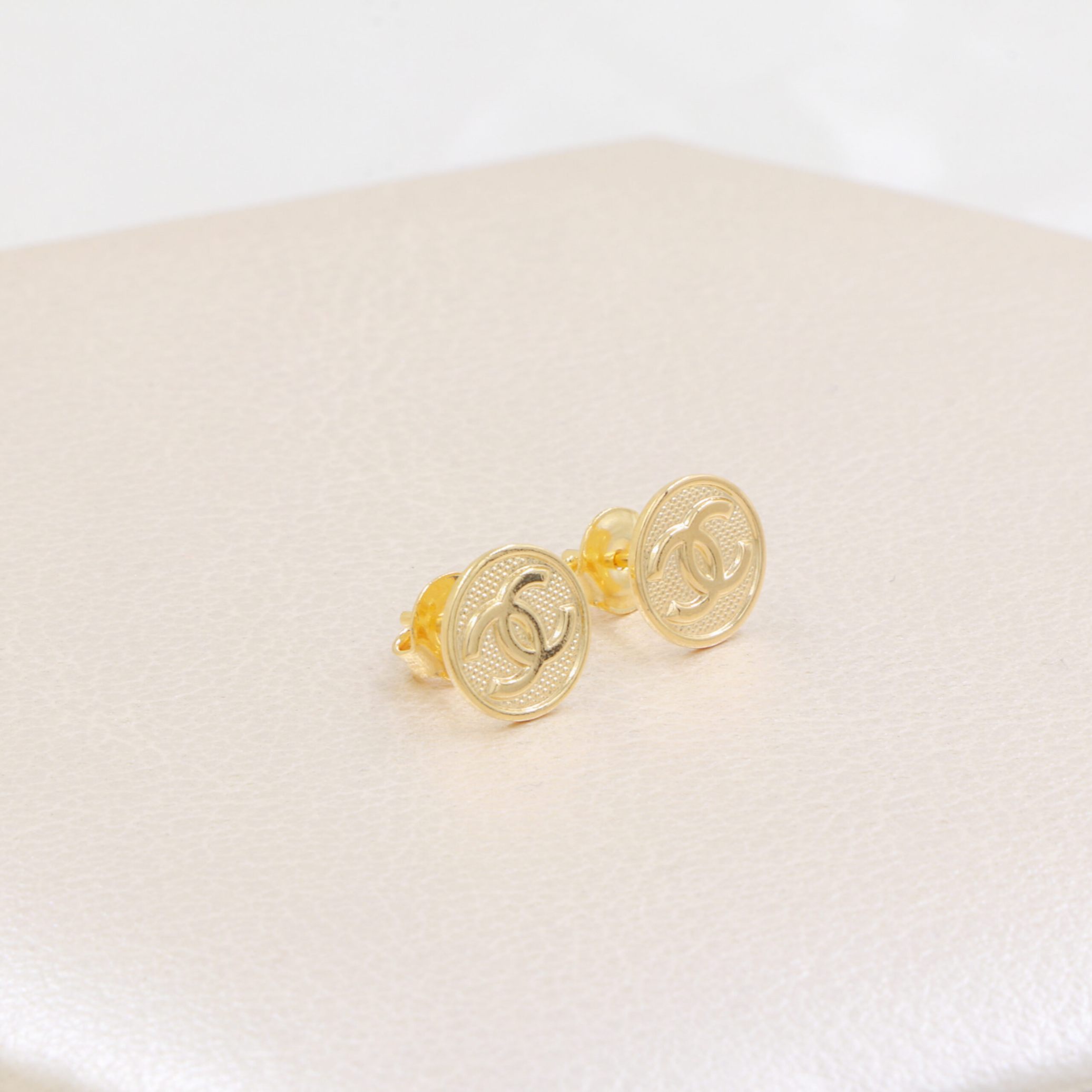 Aros Chanel Oro Laminado 18K
