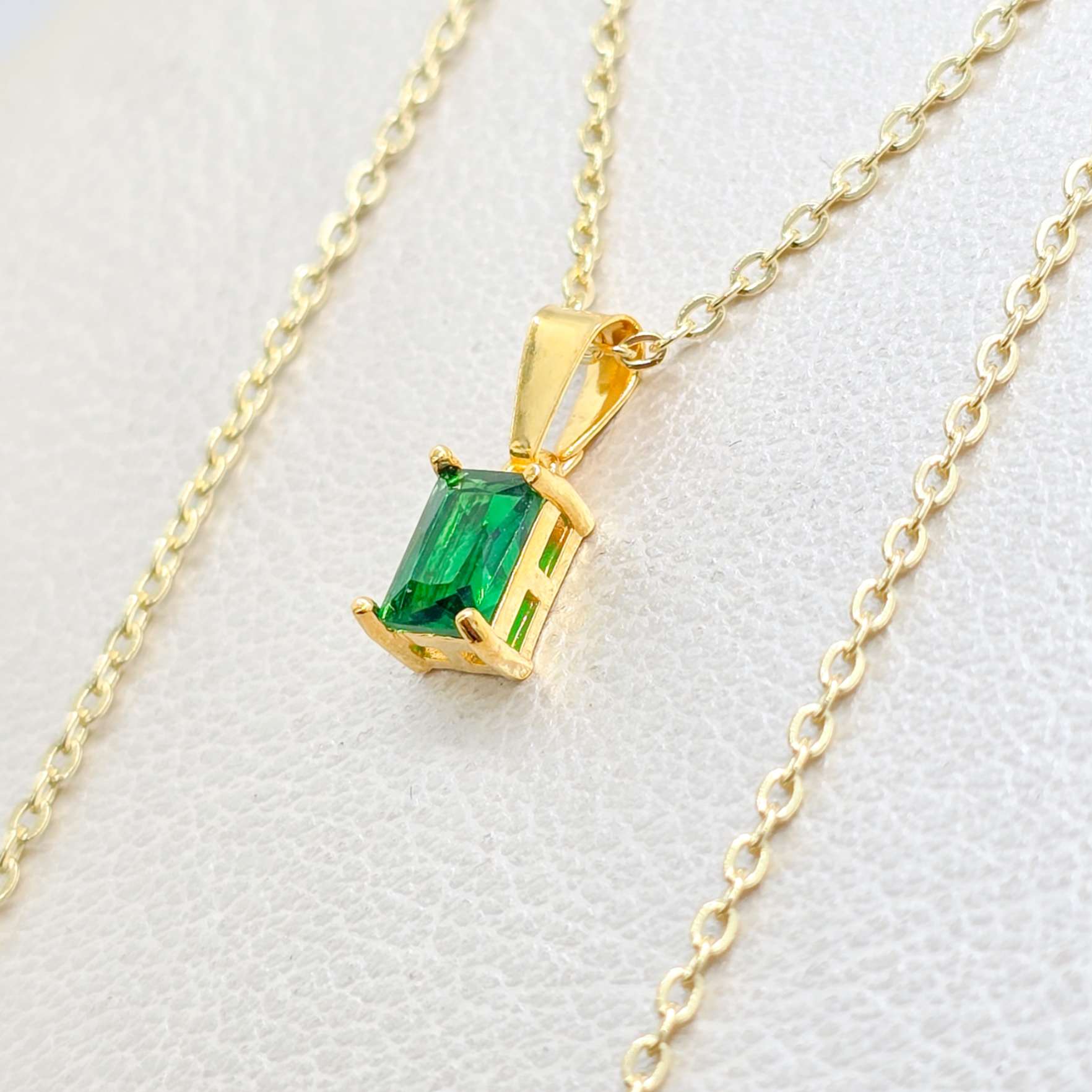 Colgante Dimer Verde Oro Laminado 18k