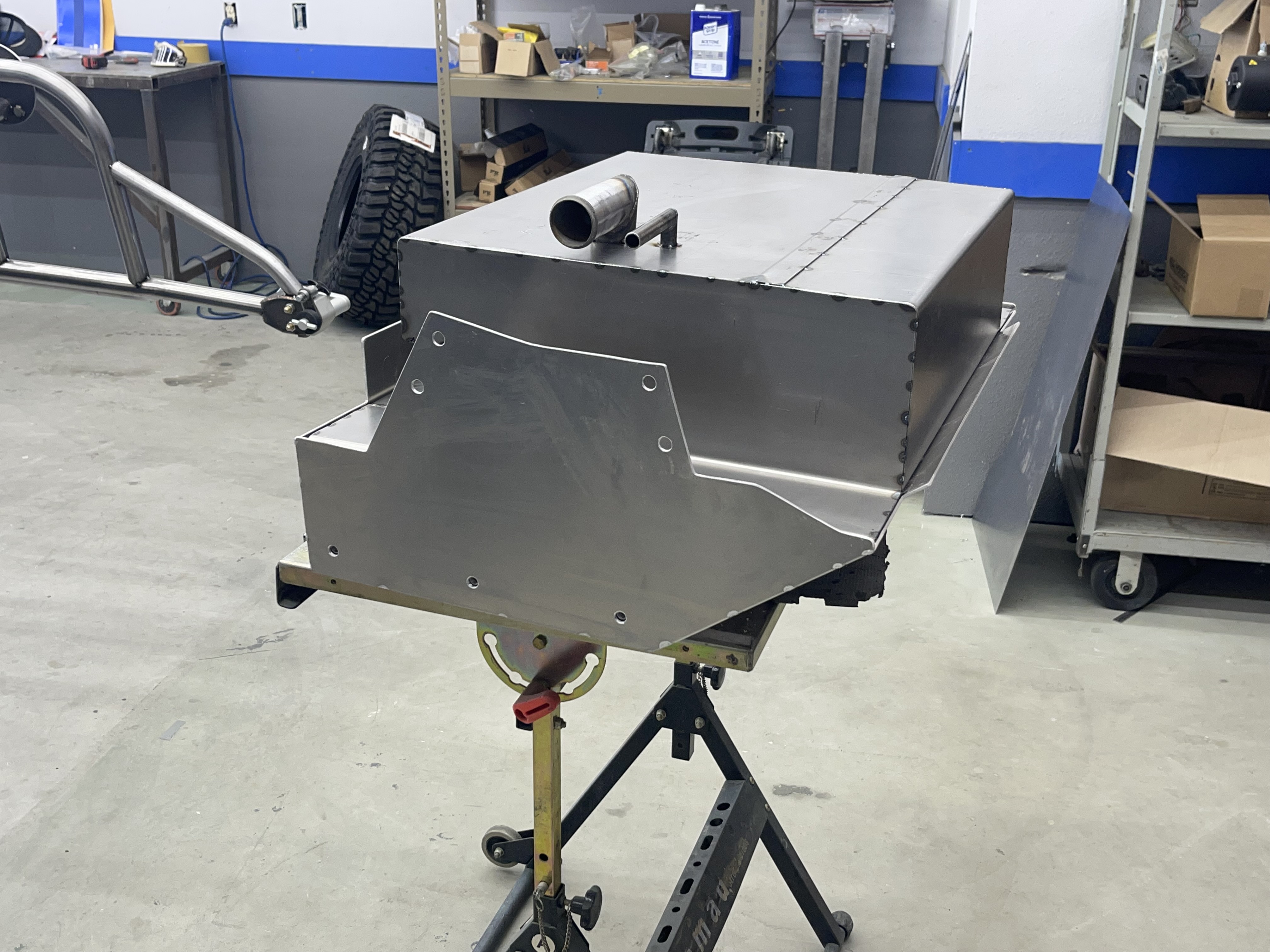 Thoroughbred large capacity fuel tank