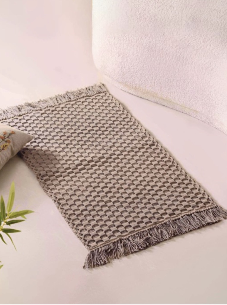 Jute Off White Rug with Tassels Bohemian Style
