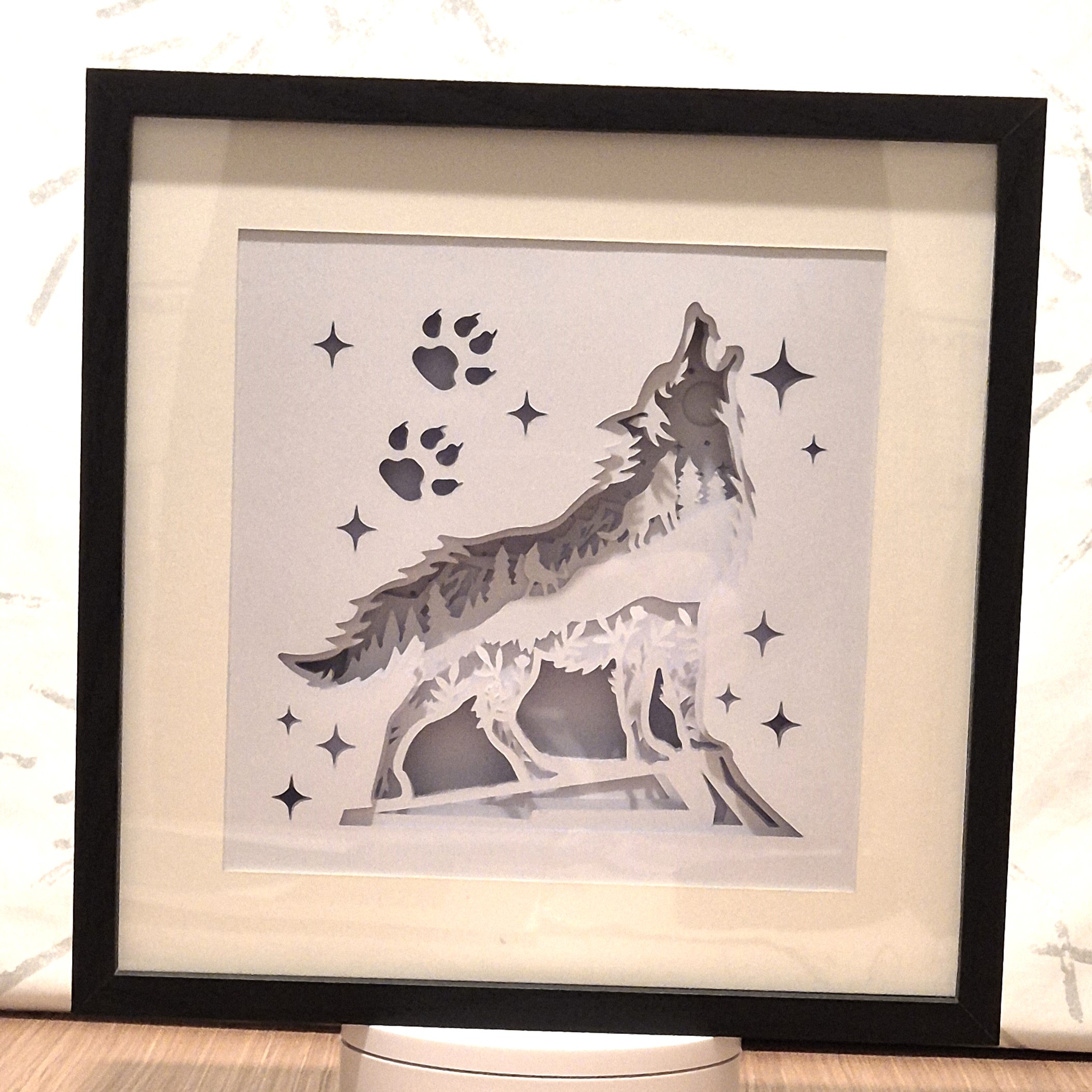 Shadow Box - Loup