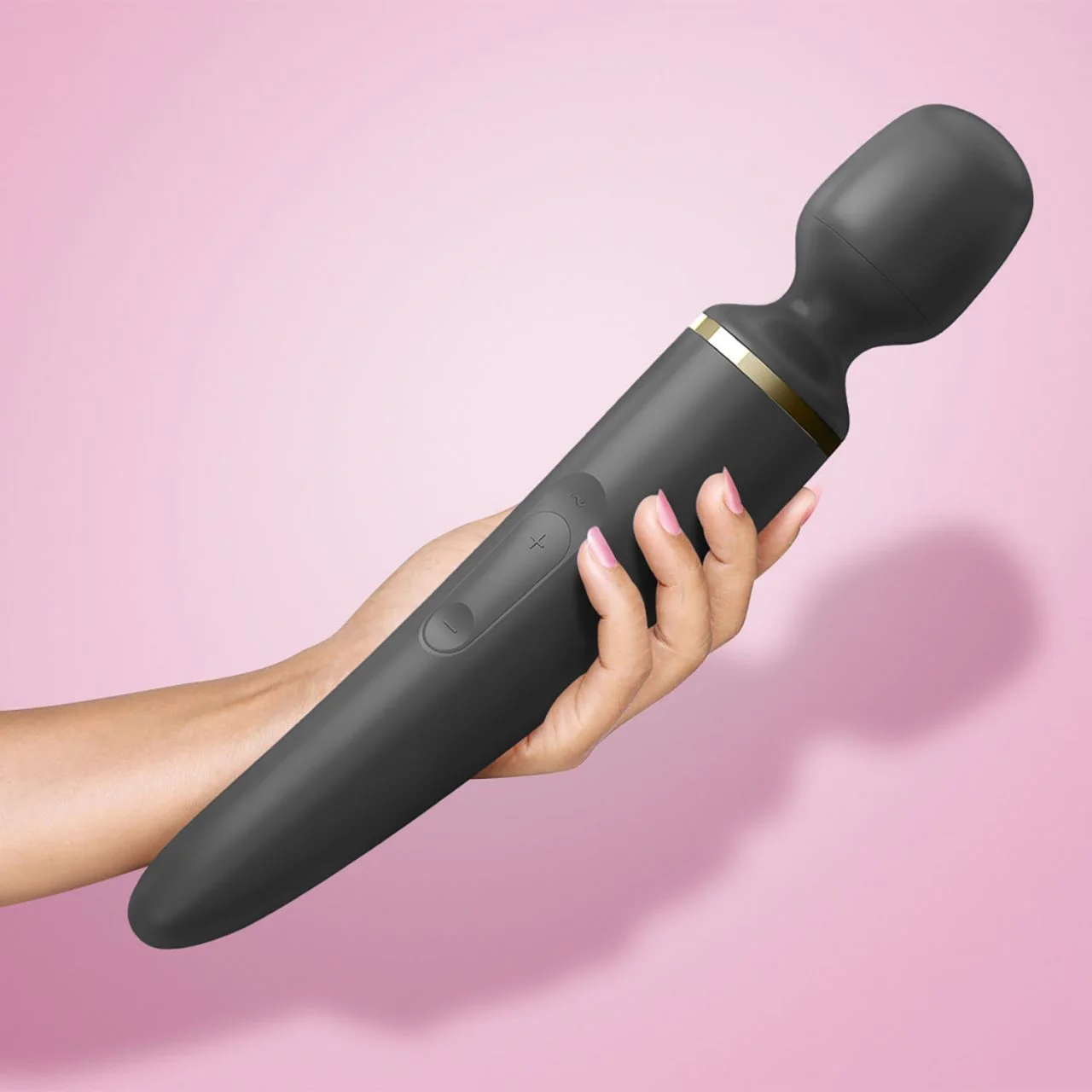 Satisfyer Wand-er Woman Negro / Dorado