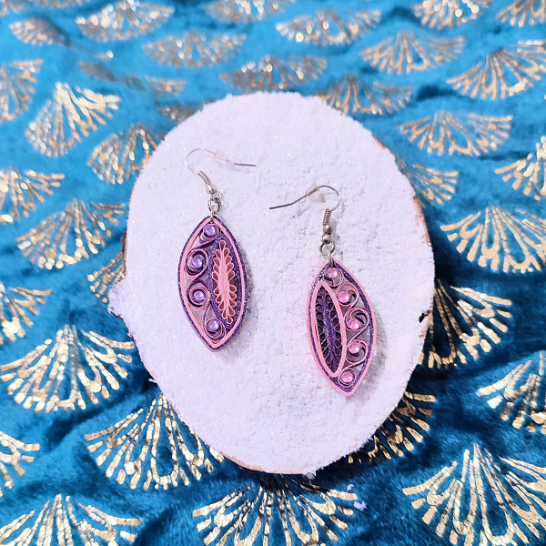 Boucles d'oreilles quilling, papier rose violet et strass