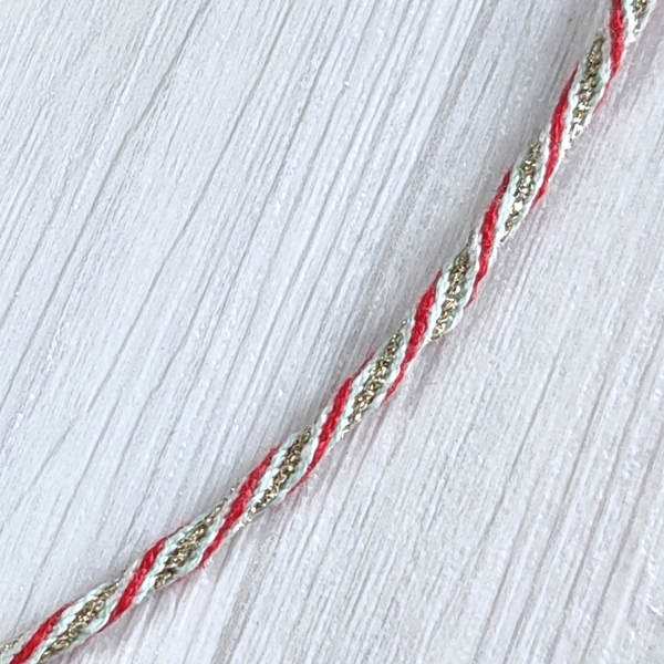Collier en kumihimo rouge, vert et doré