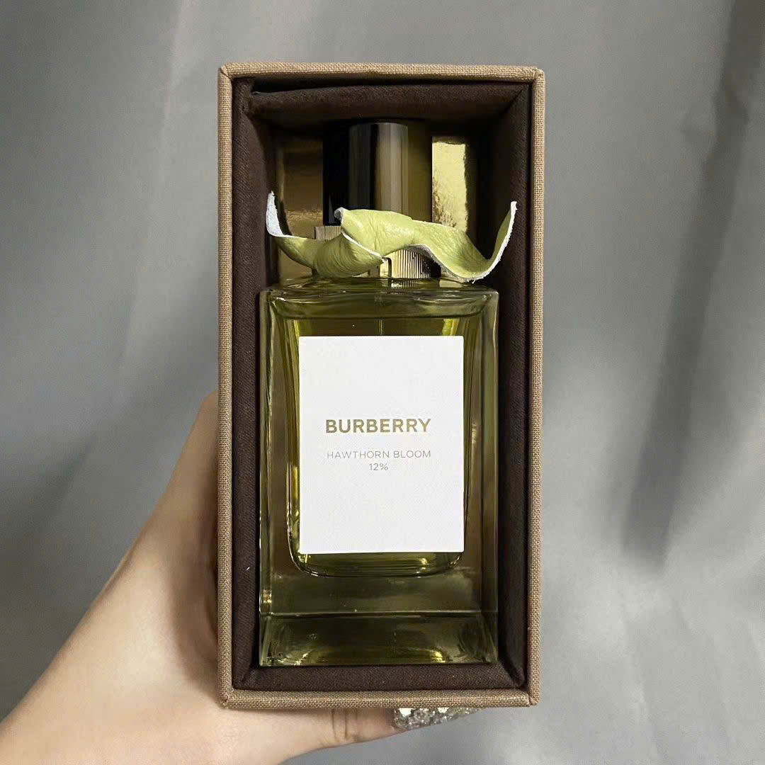 Nước hoa Burberry Hawthorn Bloom 12%