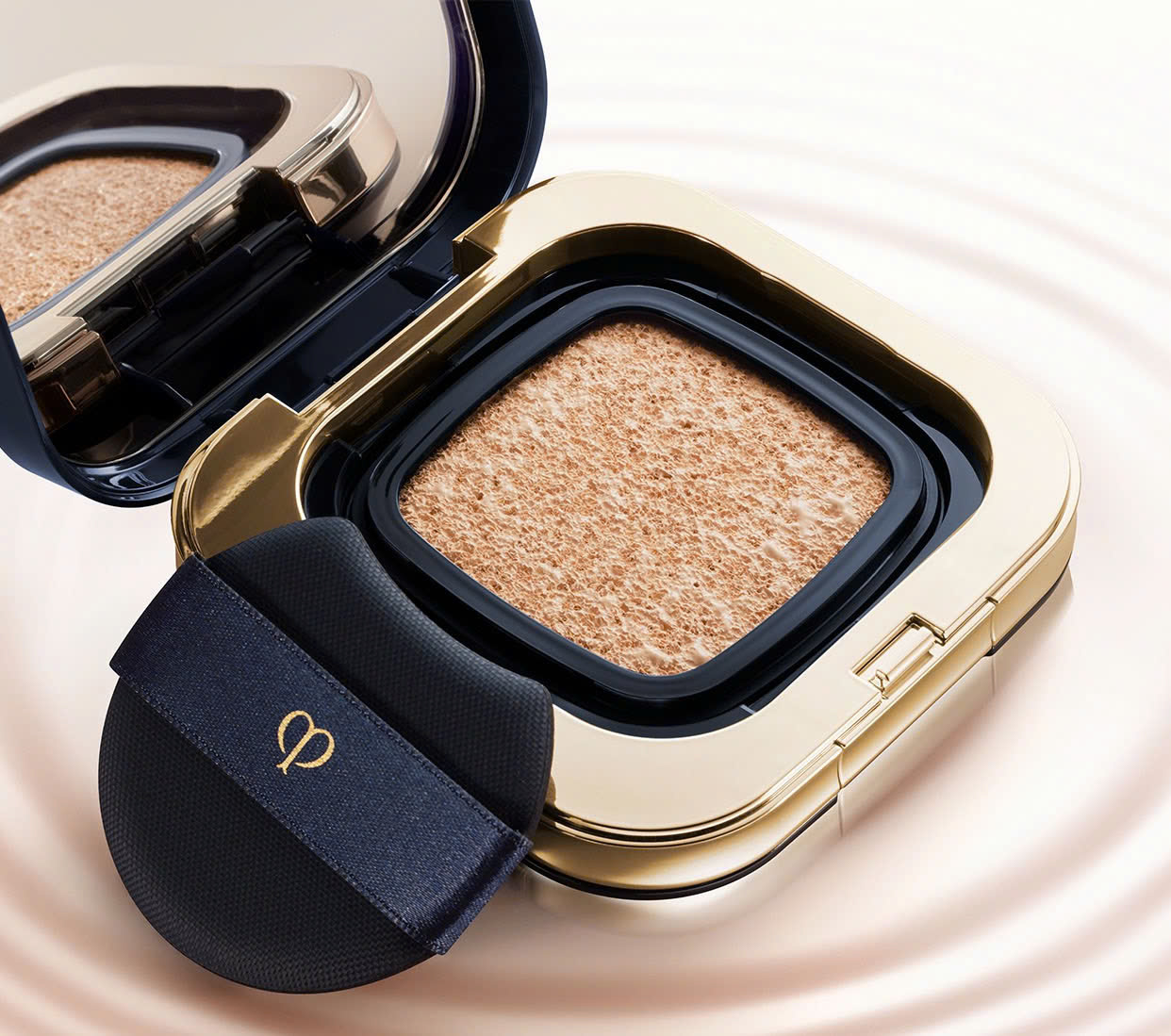 Phấn nước Cle De Peau Teain Cushion Éclat Radiant Cushion 