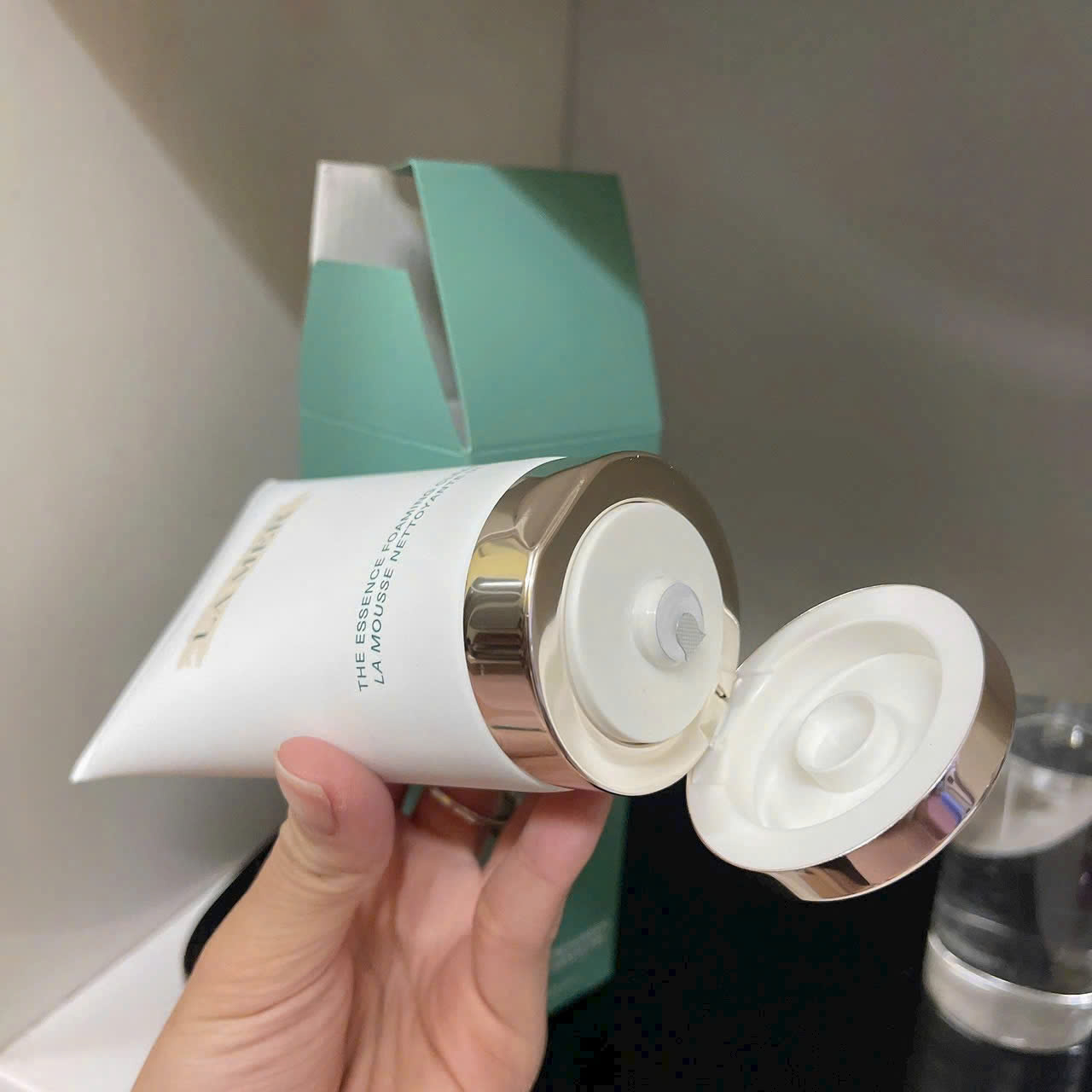 Sữa Rửa Mặt La Mer The Essence Foaming Cleanser