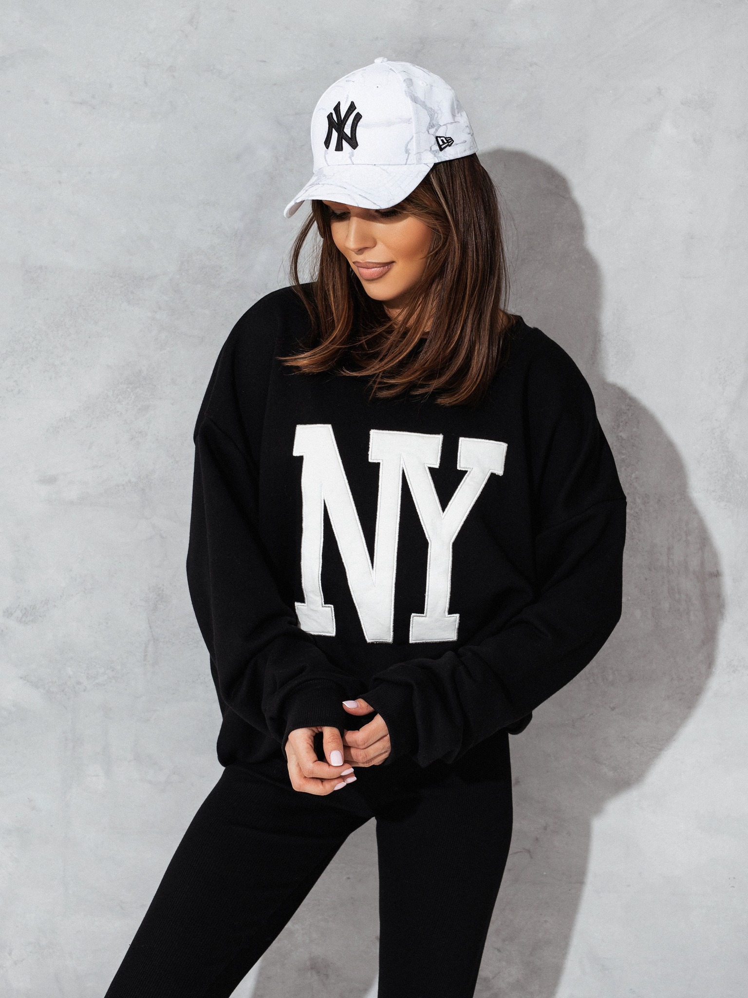 Dviejų dalių laisvalaikio kostiumėlis NEW YORK Juoda