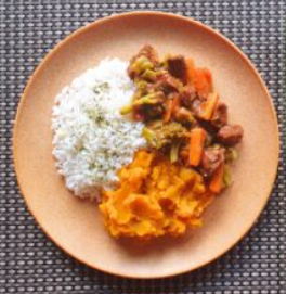 Picadinho de carne com legumes, arroz branco e purê de abóbora 300gr