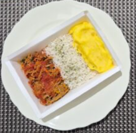 Carne desfiada, purê de mandioquinha e arroz branco 330gr