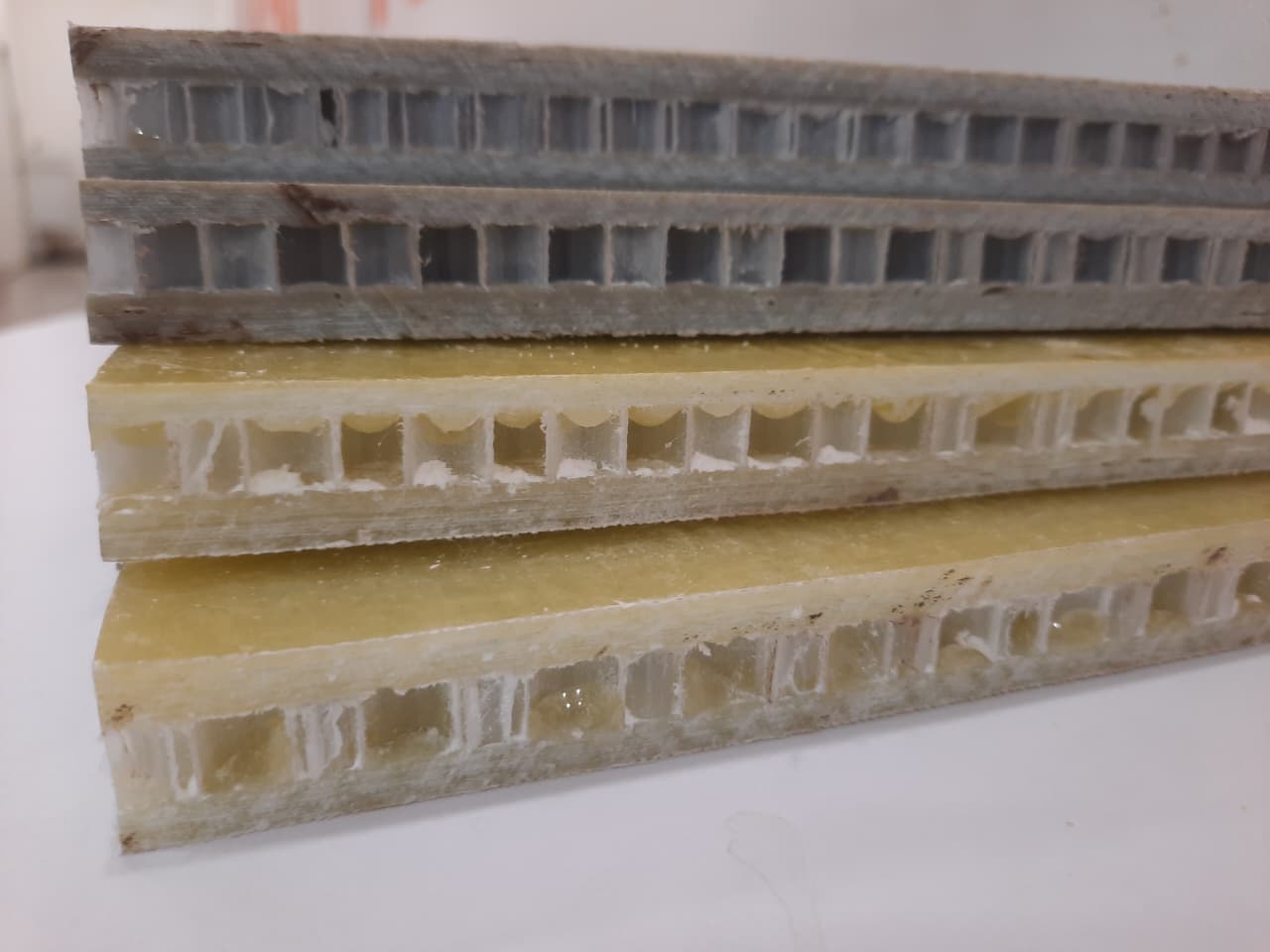 PANEL FRP HONEYCOMB PP (SANDWICH PANEL)