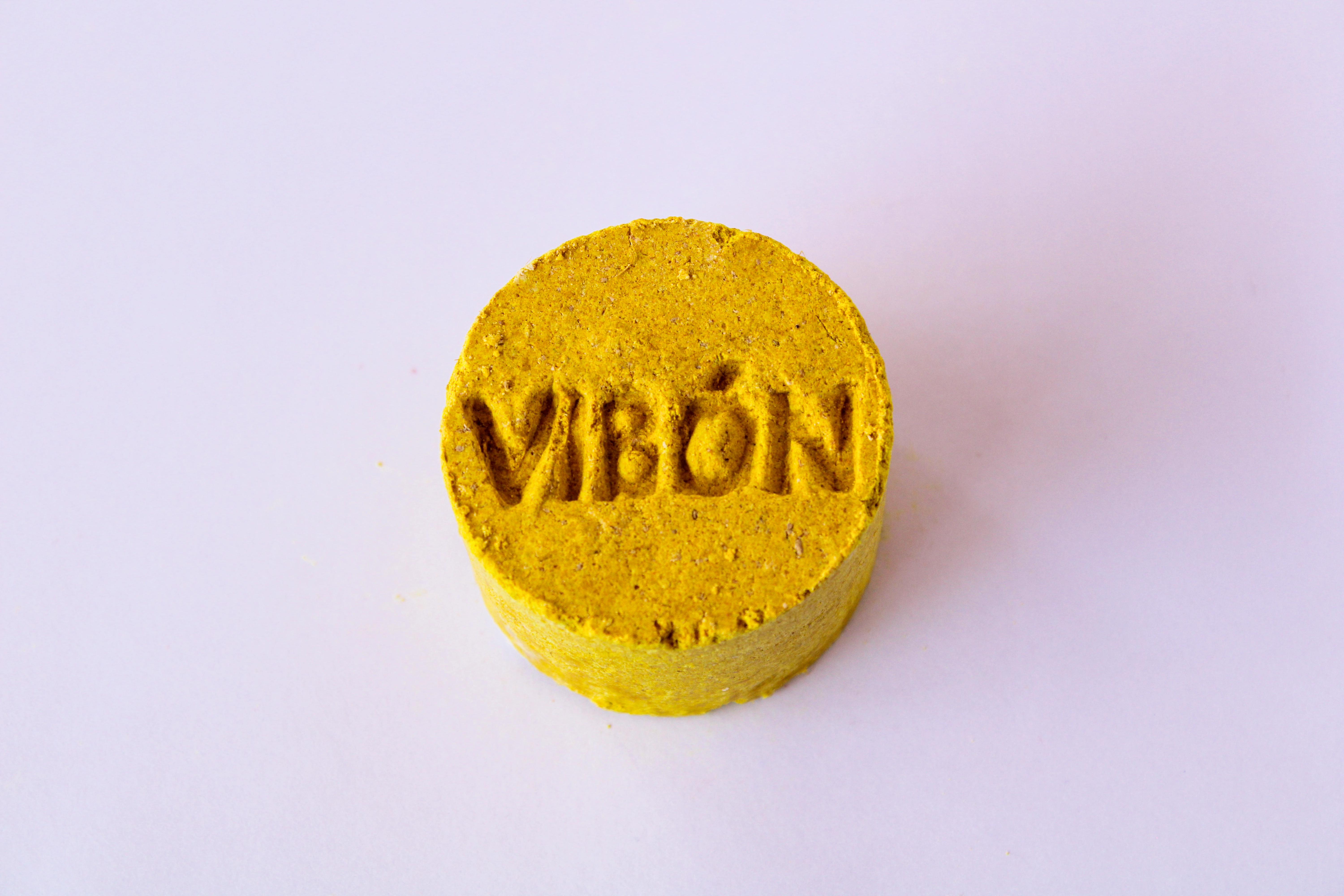 Shampoo sólido de cúrcuma y jengibre