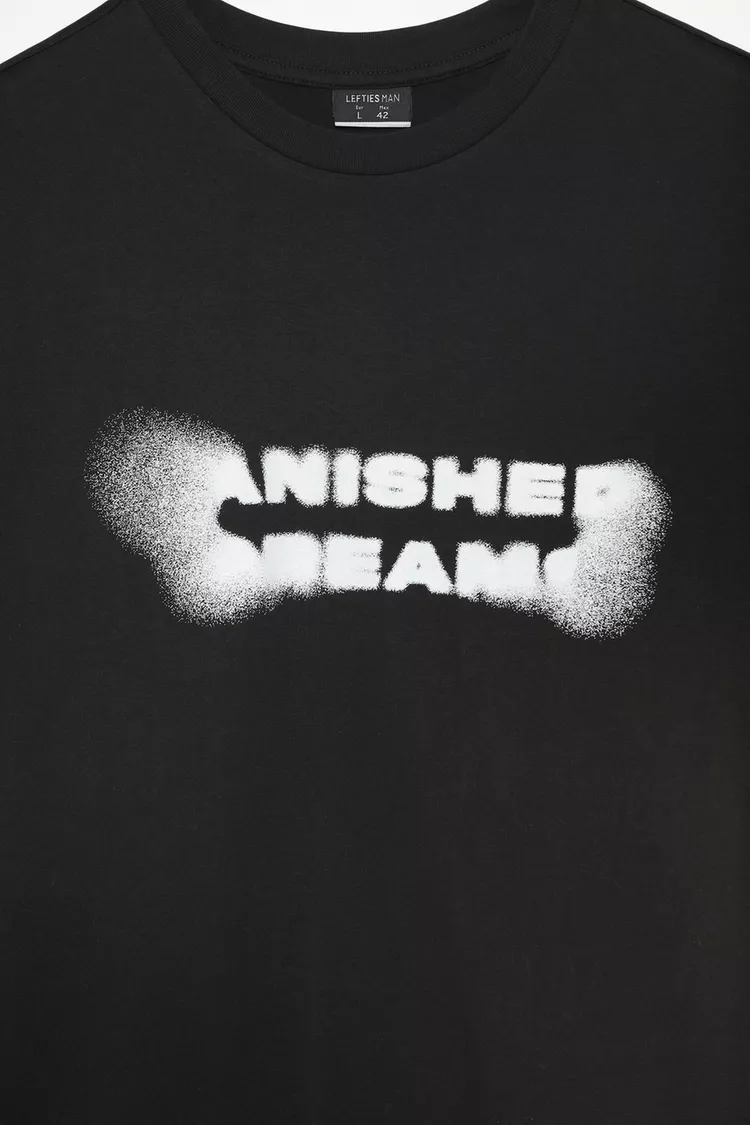 Camiseta Negra estampada