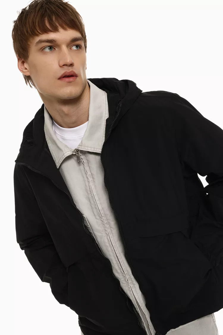 Cortavientos capucha