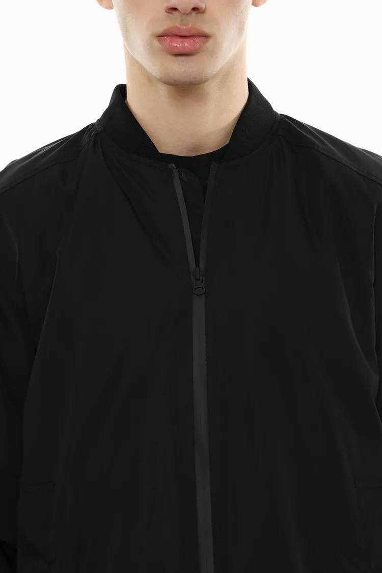 Cazadora bomber ligera