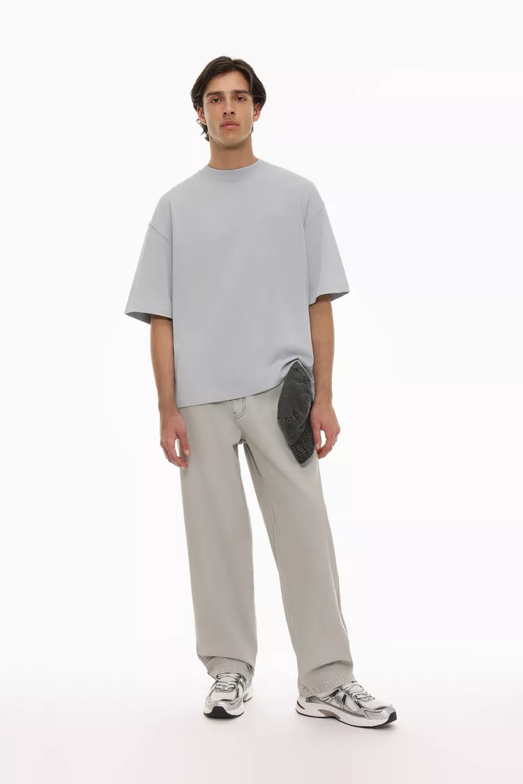 Camiseta estampado engomado gris claro