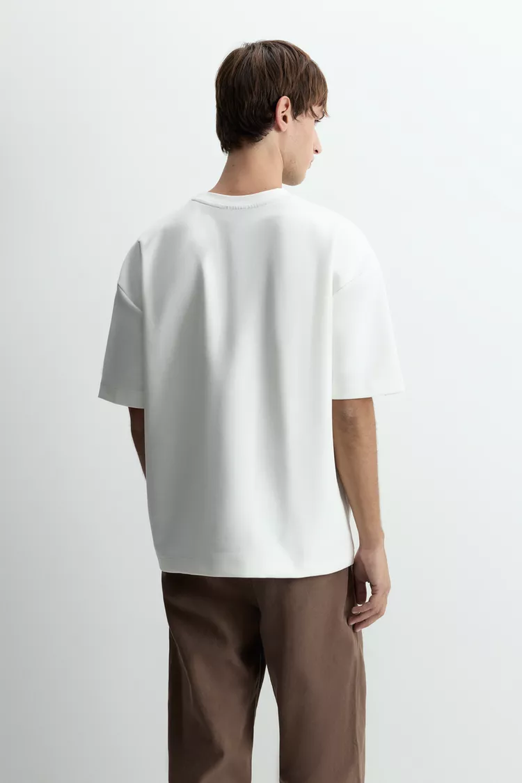 Camiseta blanca de manga corta