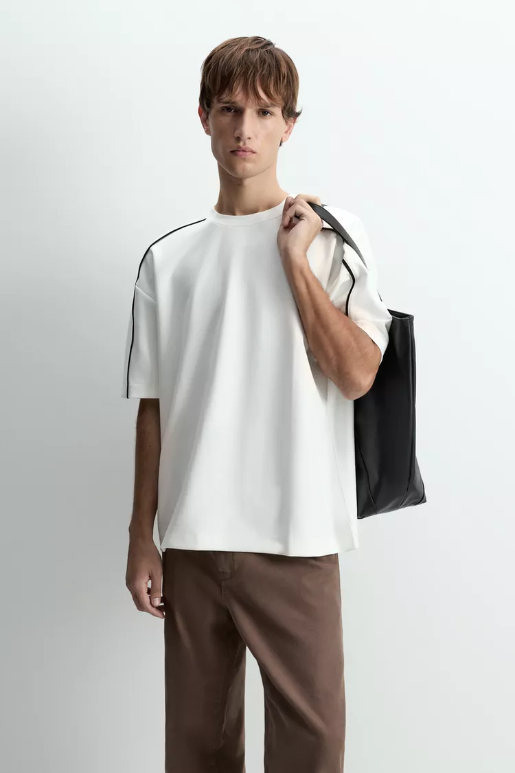 Camiseta blanca de manga corta