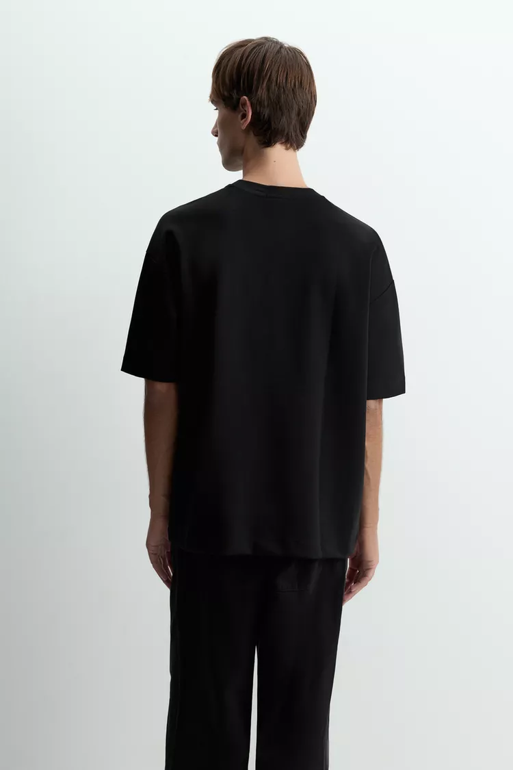 Camiseta negra básica para hombre