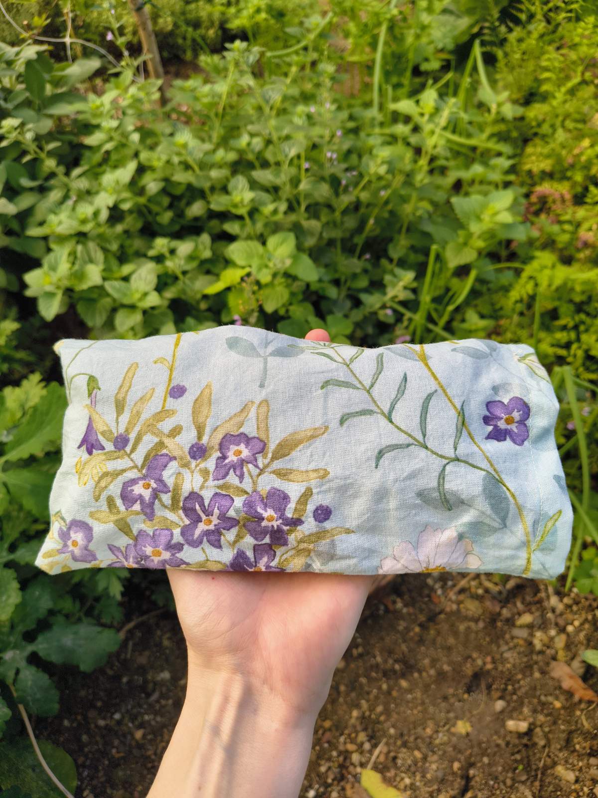 Lavender Eye Pillow – Yoga Eye Cushion with Buckwheat Hulls, Natural Aromatherapy for Meditation and Relaxation