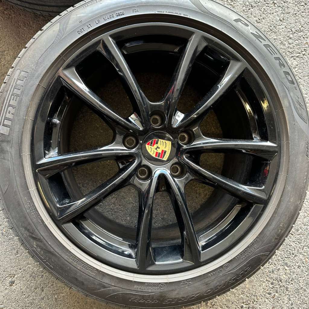 Jantes Porsche Panamera 2019 avec pneus été – Jeu complet comme neuf