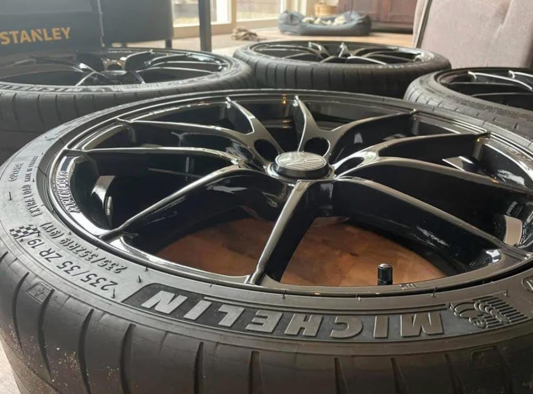 Jantes OZ Leggera HLT 19 pouces + pneus Michelin Pilot Sport – État excellent