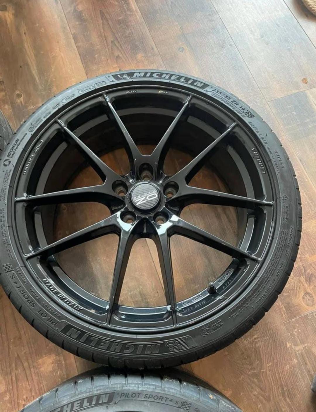 Jantes OZ Leggera HLT 19 pouces + pneus Michelin Pilot Sport – État excellent