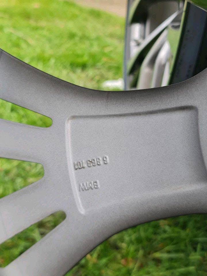 Jantes 21 pouces BMW d’origine avec pneus été Pirelli P Zero