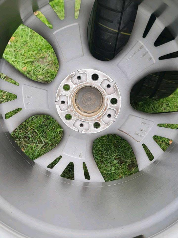 Jantes 21 pouces BMW d’origine avec pneus été Pirelli P Zero