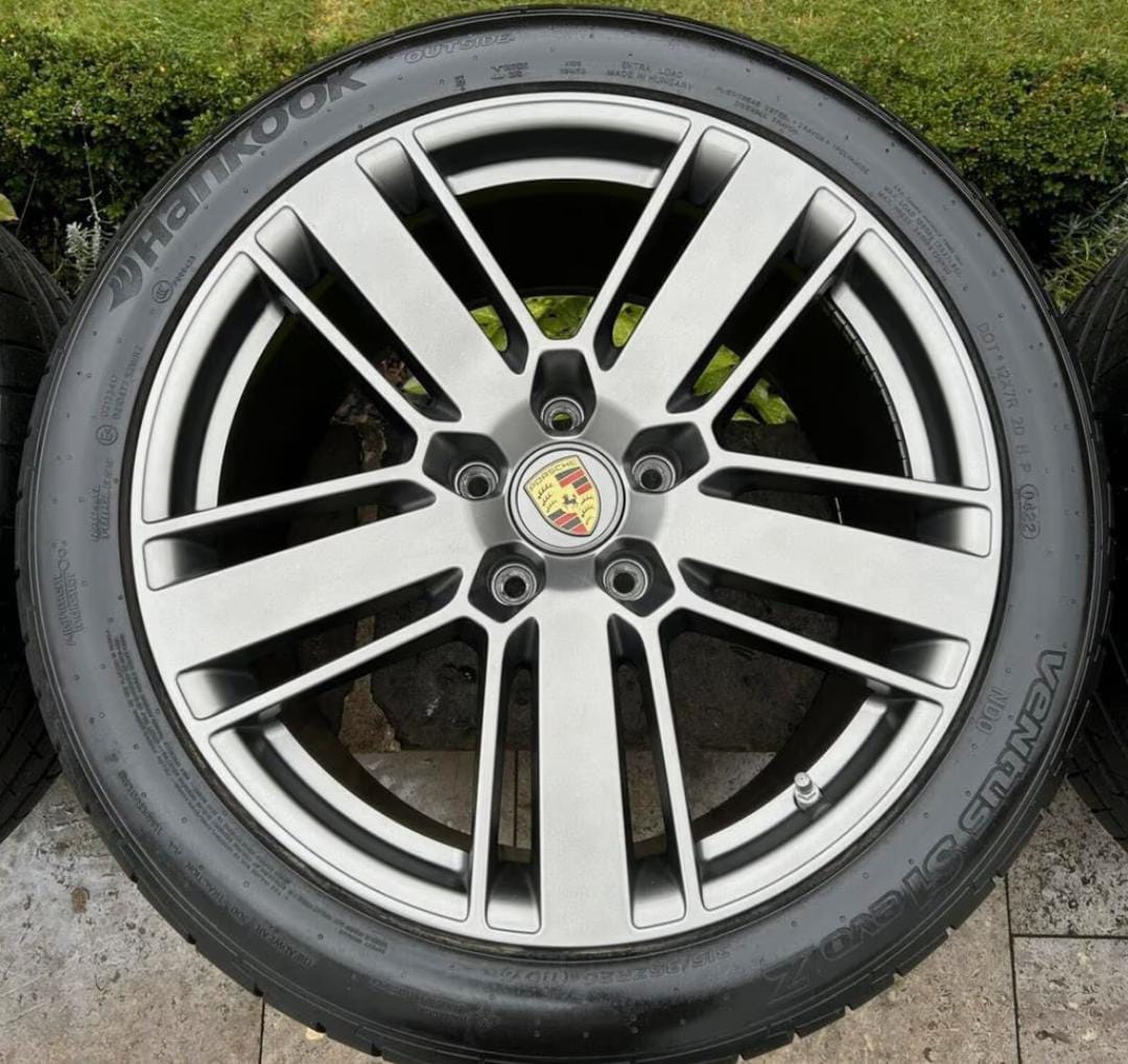 Jantes 20 pouces d’origine Porsche pour Panamera / Taycan avec pneus été