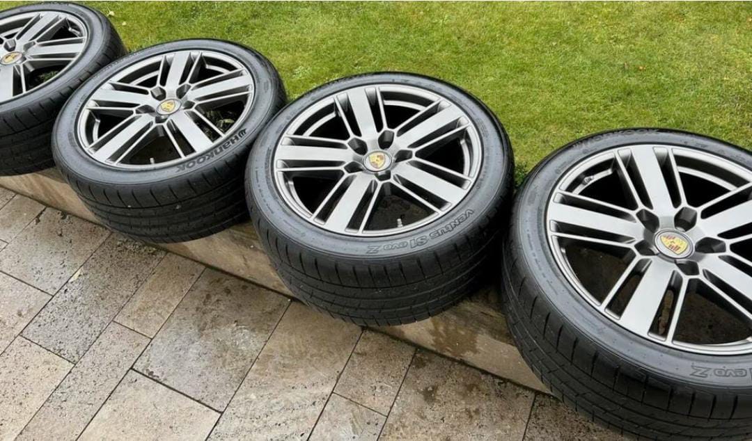 Jantes 20 pouces d’origine Porsche pour Panamera / Taycan avec pneus été