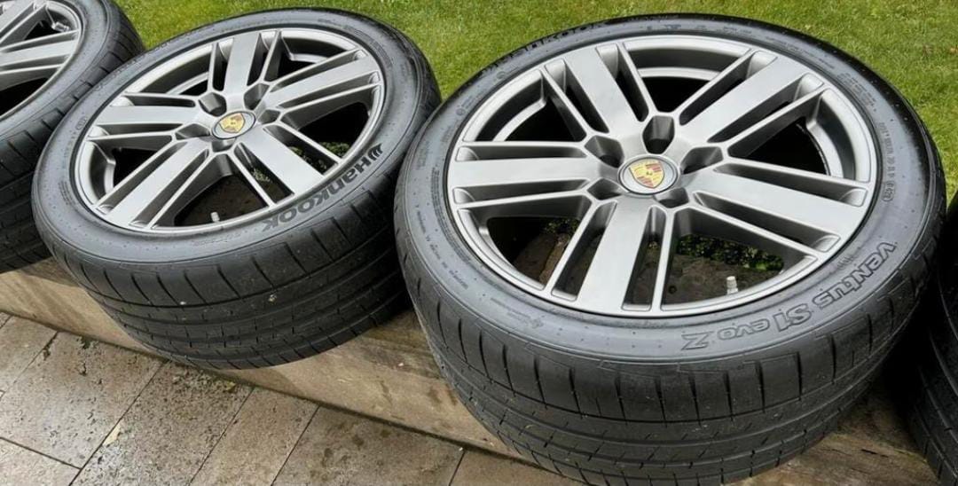 Jantes 20 pouces d’origine Porsche pour Panamera / Taycan avec pneus été