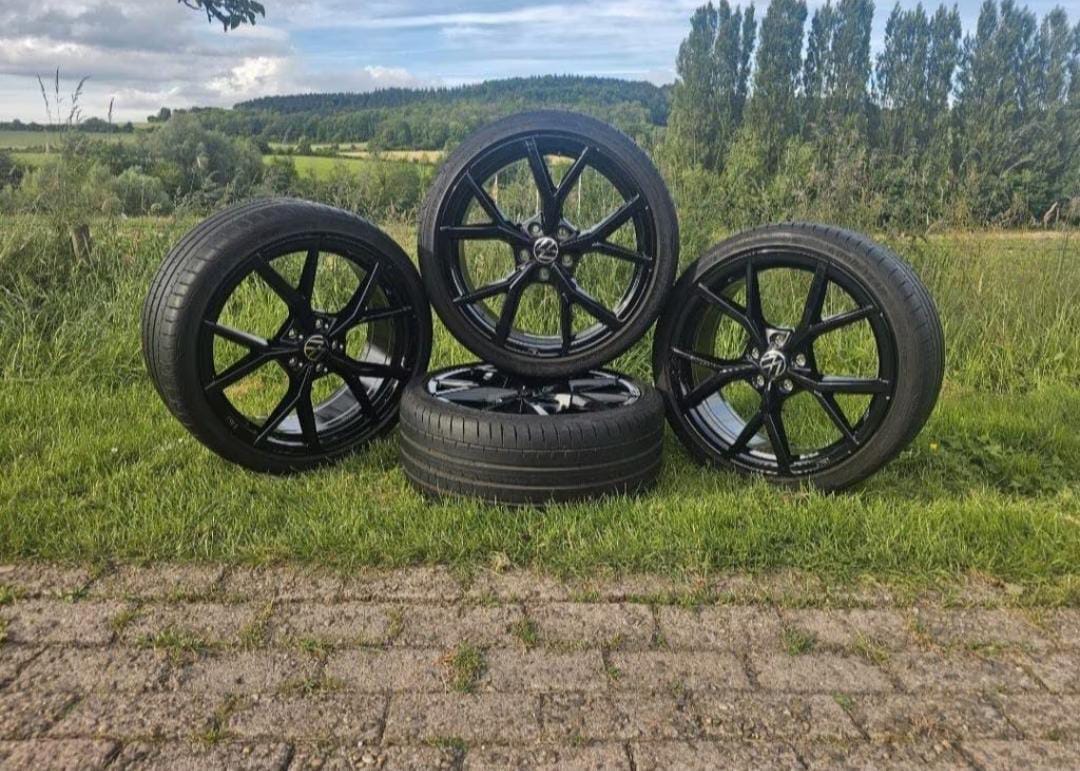 Jantes 19 pouces Volkswagen Estoril avec pneus été – compatibles Golf 8 GTI, R, GTD