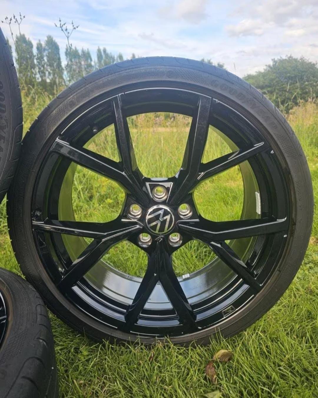 Jantes 19 pouces Volkswagen Estoril avec pneus été – compatibles Golf 8 GTI, R, GTD