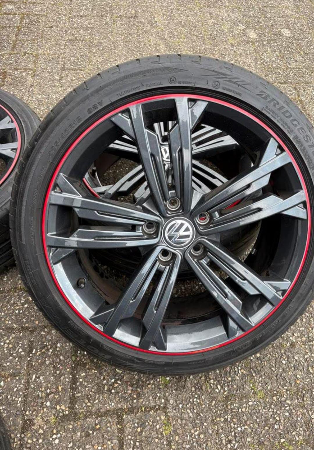 Jantes 18 pouces VW Sevilla pour Golf 7 GTI avec pneus été 225/40 R18