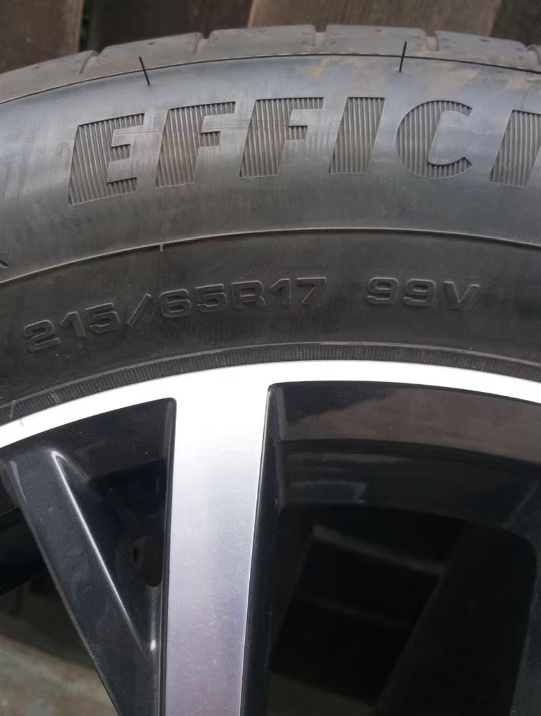 Jantes 17 pouces Volkswagen Tiguan avec pneus Goodyear 215/65 R17