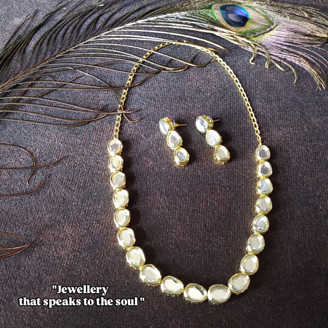 Kundan Necklace Set With Earrings