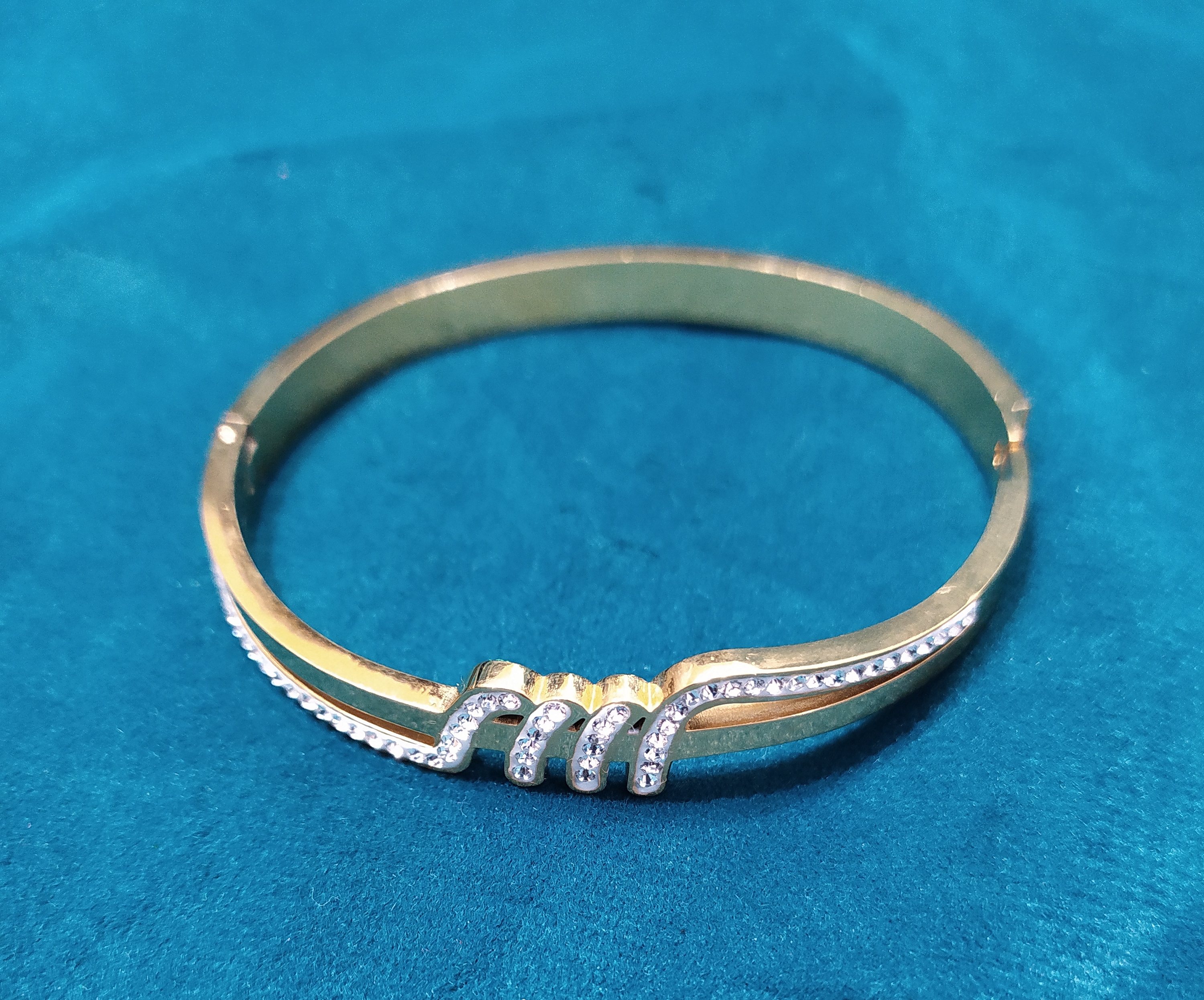 Stylish Anti-Tarnish Bracelet