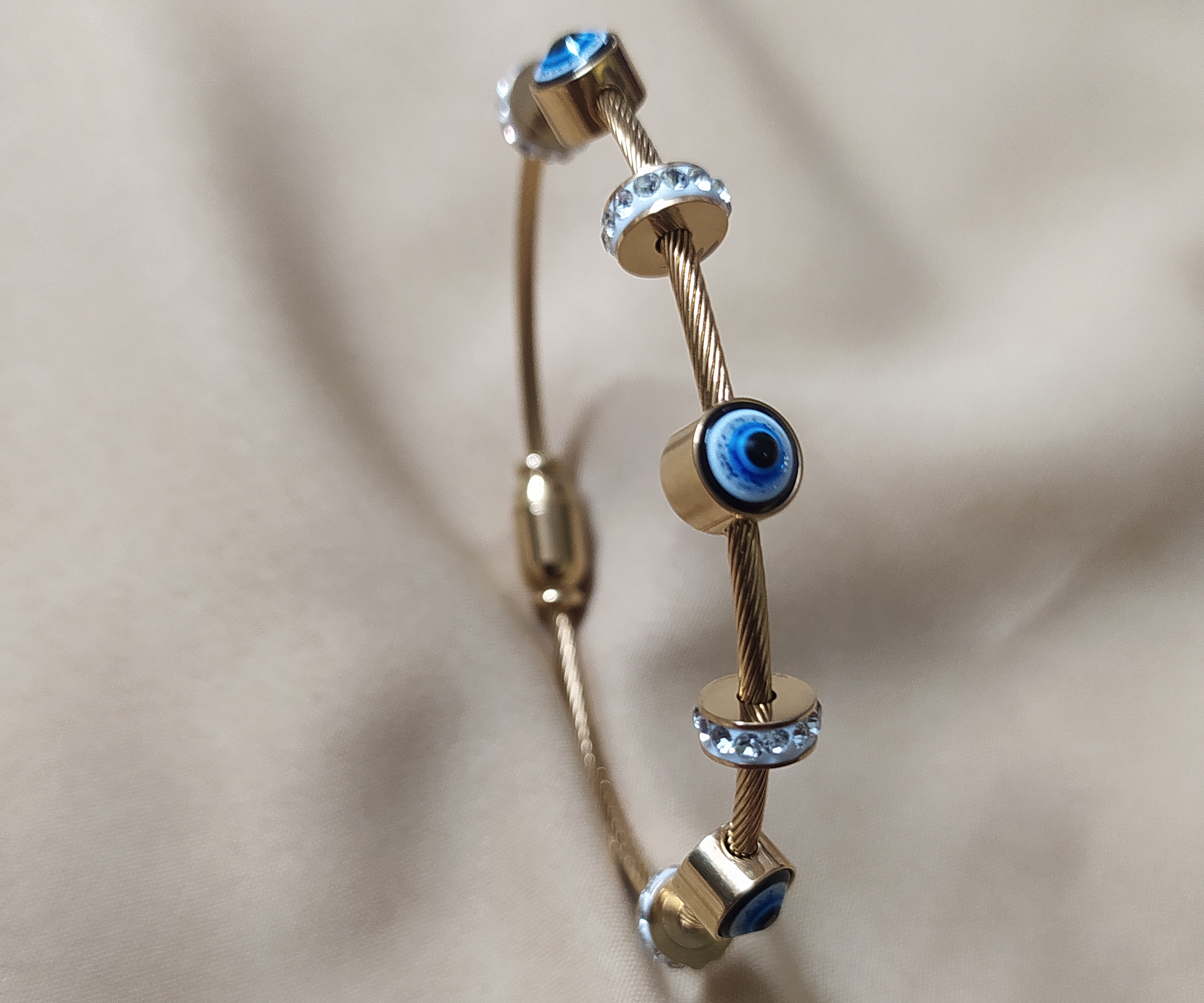 Golden Evil Eye Megnatic Bracelet