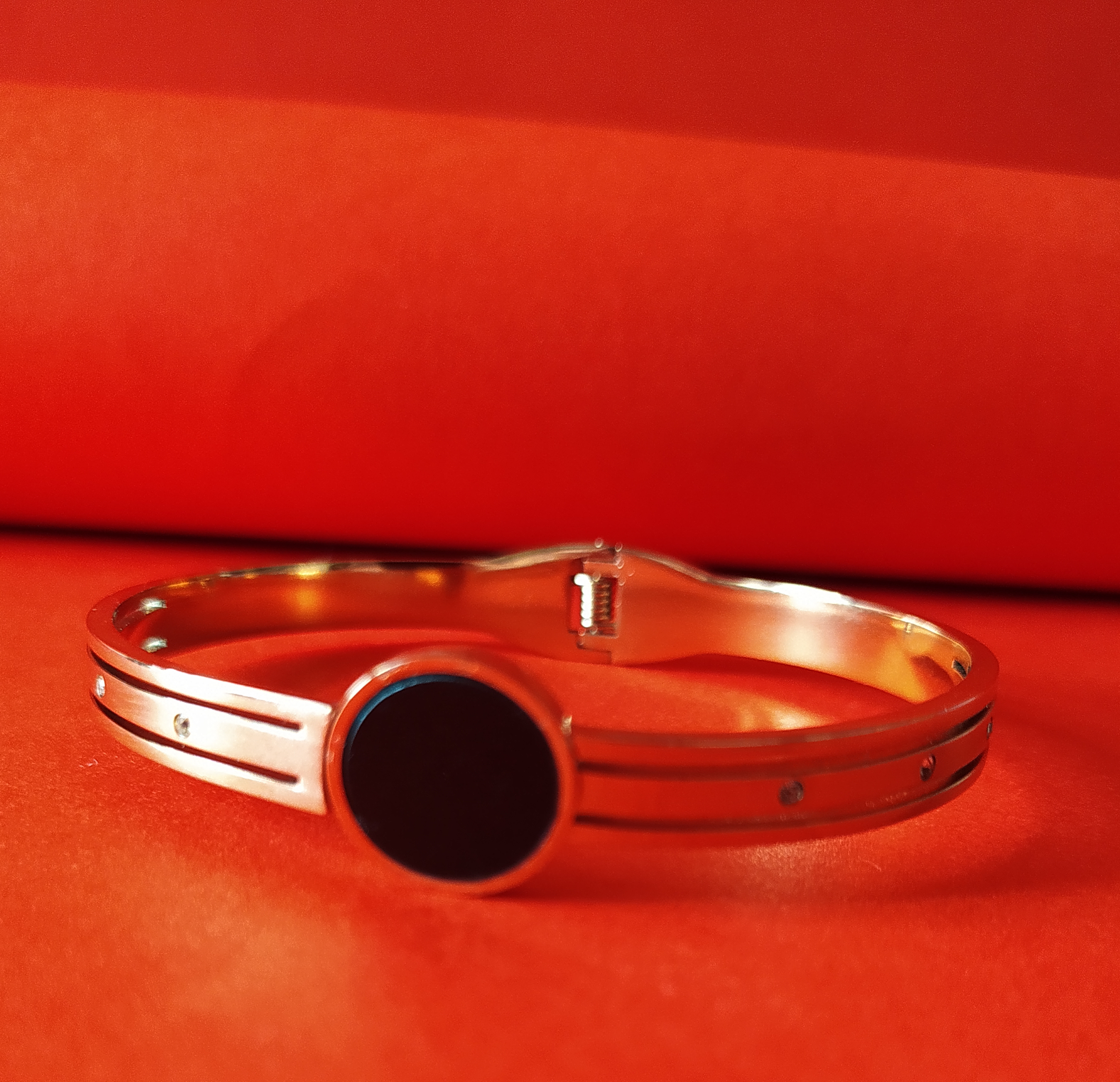 Anti-Tarnish Bracelet with Black Stone