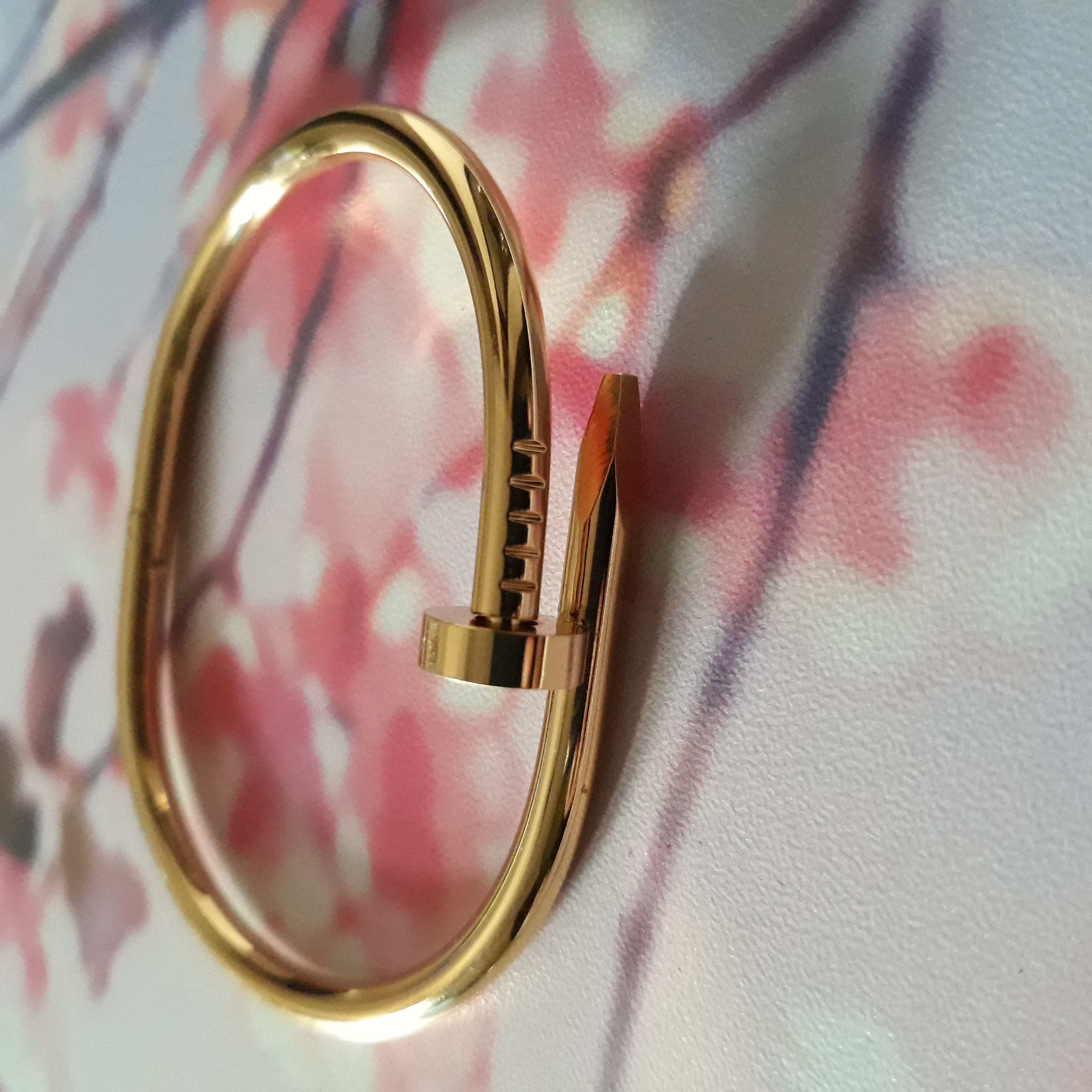 Anti -Tarnish Golden Colour Bracelet For Women & Girls